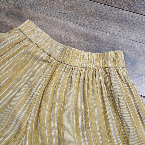 American Eagle Outfitters AEO Yellow Gold and White Striped Flowy Shorts XS - Picture 8 of 11